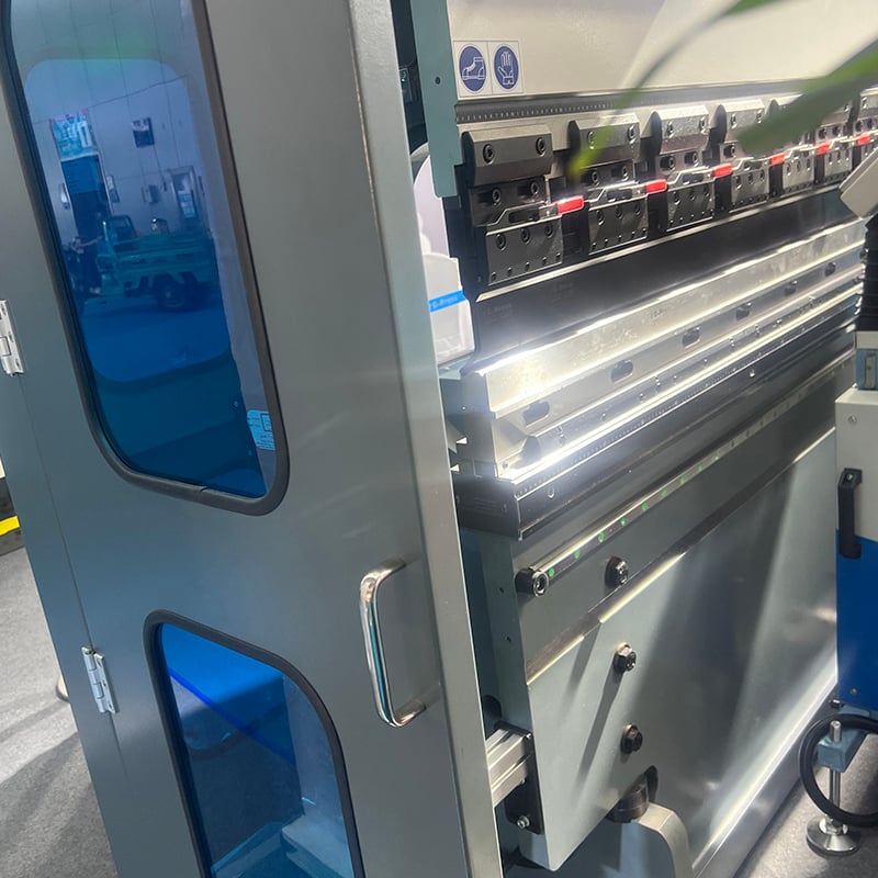 CNC bending machine
